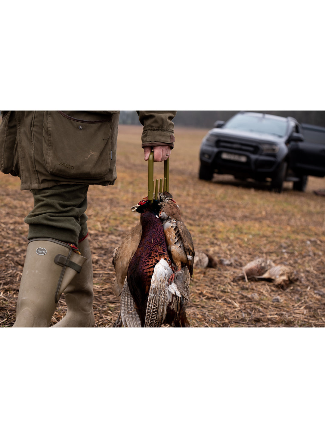 Jack Pyke Foldable Game Bird Carrier - Lightweight Plastic Hunting Carrier with Ergonomic Handle, Buckle Closure, Compact Foldable Design, Capacity 40 Pounds - Green